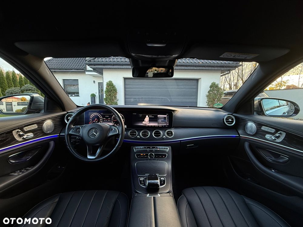 Mercedes-Benz Klasa E 350 d 4Matic T 9G-TRONIC AMG Line - 30