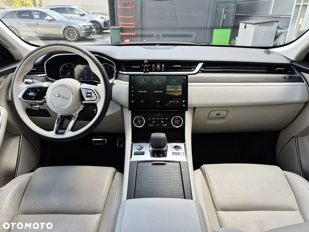 Jaguar F-Pace - 30
