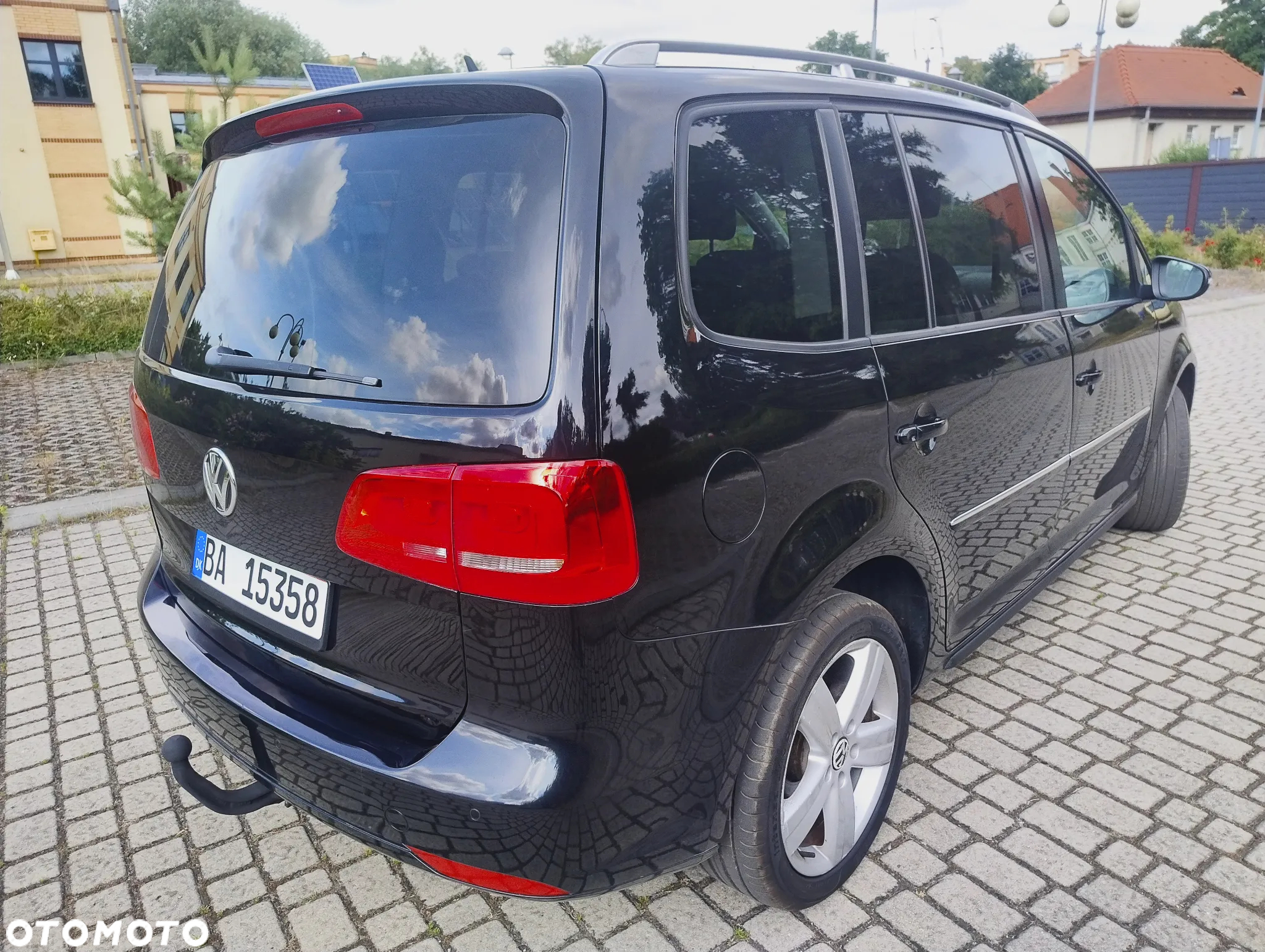 Volkswagen Touran 2.0 TDI DPF DSG Highline - 3