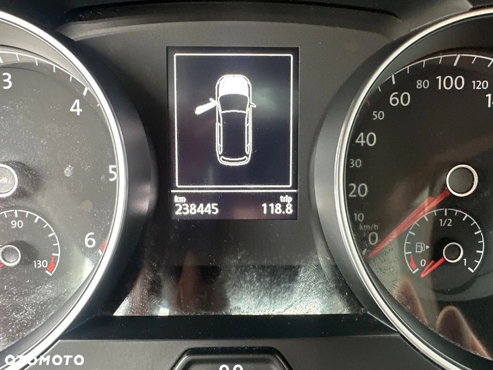 Volkswagen Golf 1.6 TDI BMT Comfortline - 26