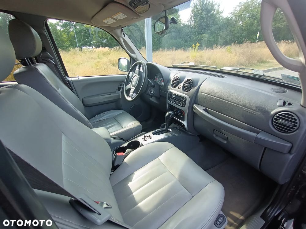 Jeep Liberty - 7