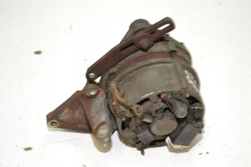 BMW E28 E24 M30 BOSCH ALTERNATOR 65A 0120489618 - 3