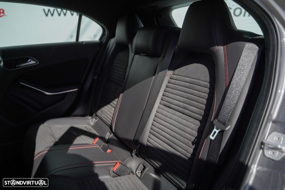 Mercedes-Benz A 180 d AMG Line - 13