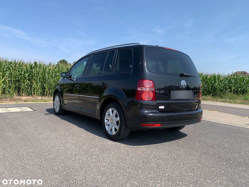 Volkswagen Touran 2.0 TDI DPF Highline - 8