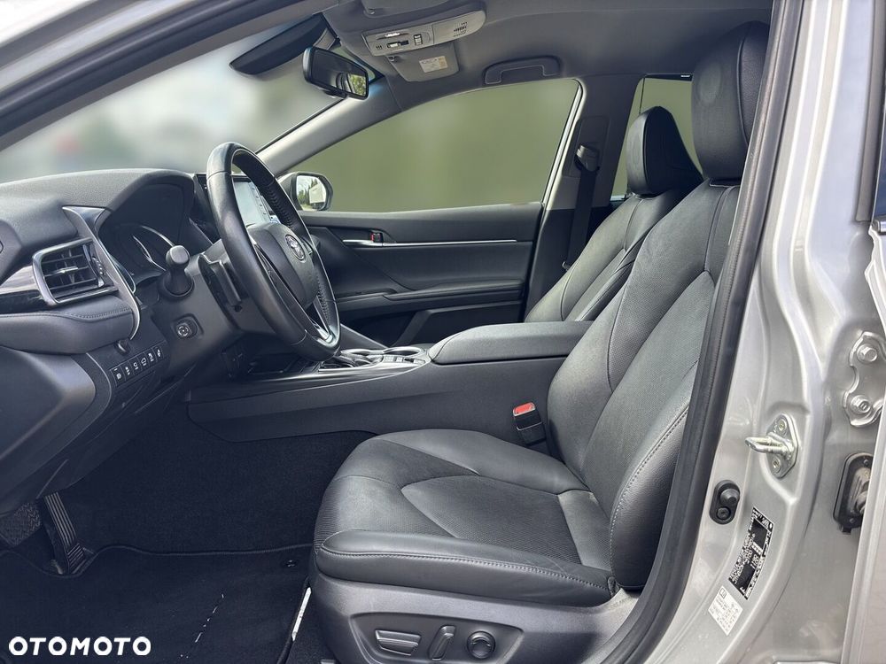 Toyota Camry 2.5 Hybrid Executive CVT - 13
