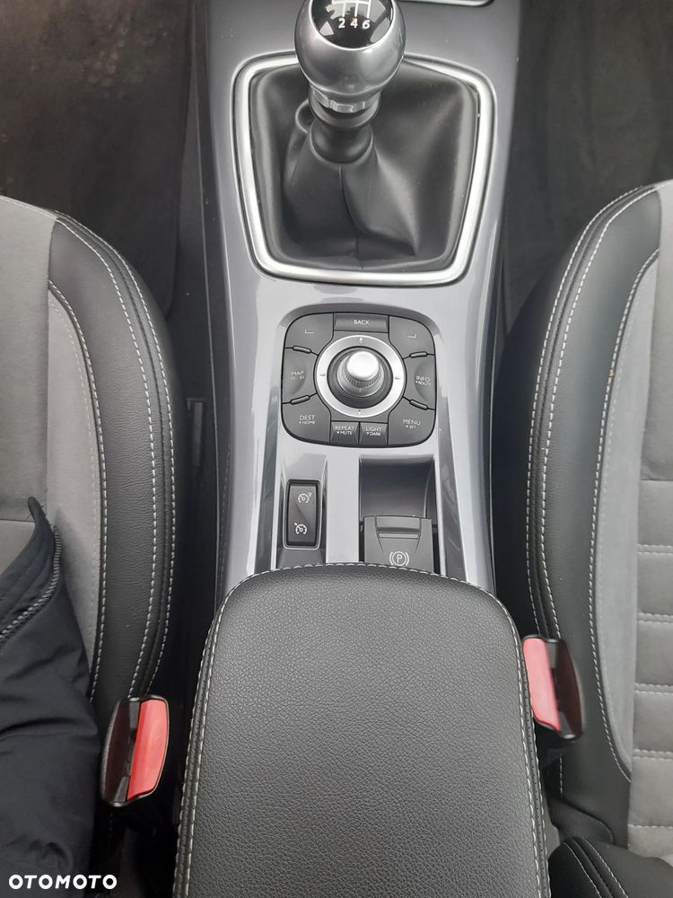 Renault Laguna dCi 150 FAP GT - 12