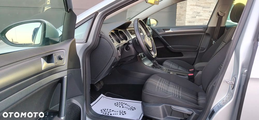 Volkswagen Golf 1.6 TDI BlueMotion Technology DSG Lounge - 14