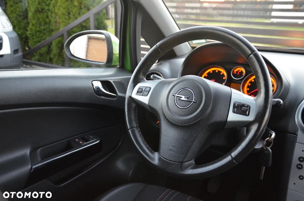 Opel Corsa 1.4 16V 150 Jahre - 18