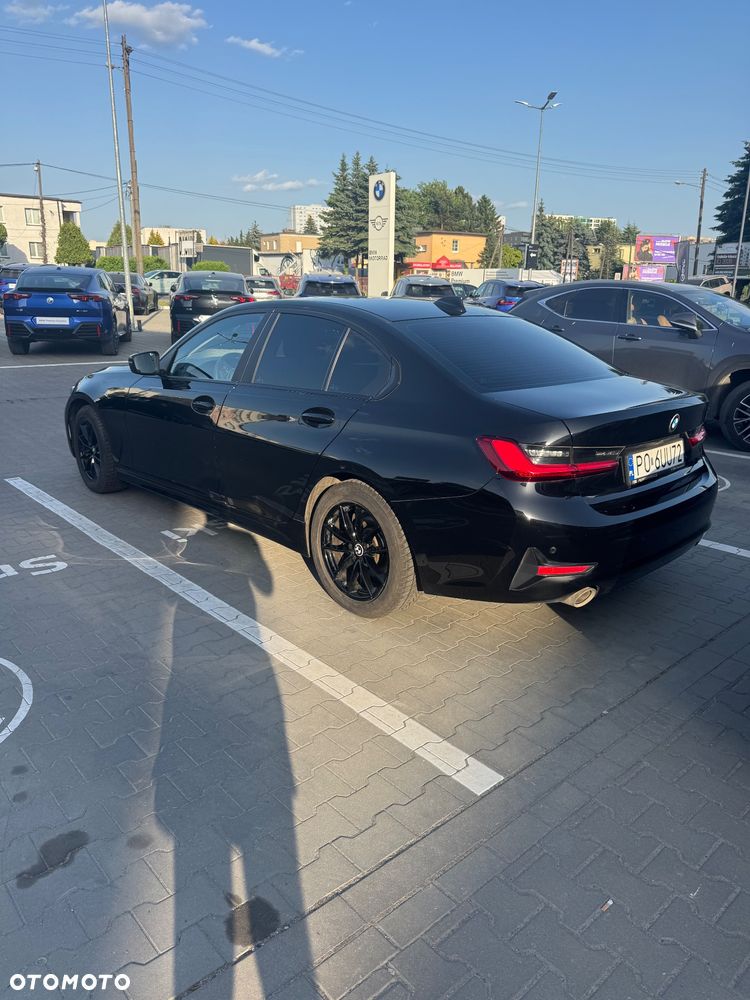 BMW Seria 3 318i - 1