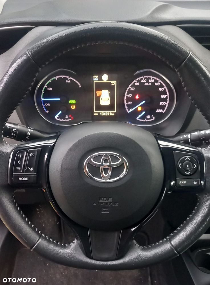 Toyota Yaris Hybrid 100 Premium - 14
