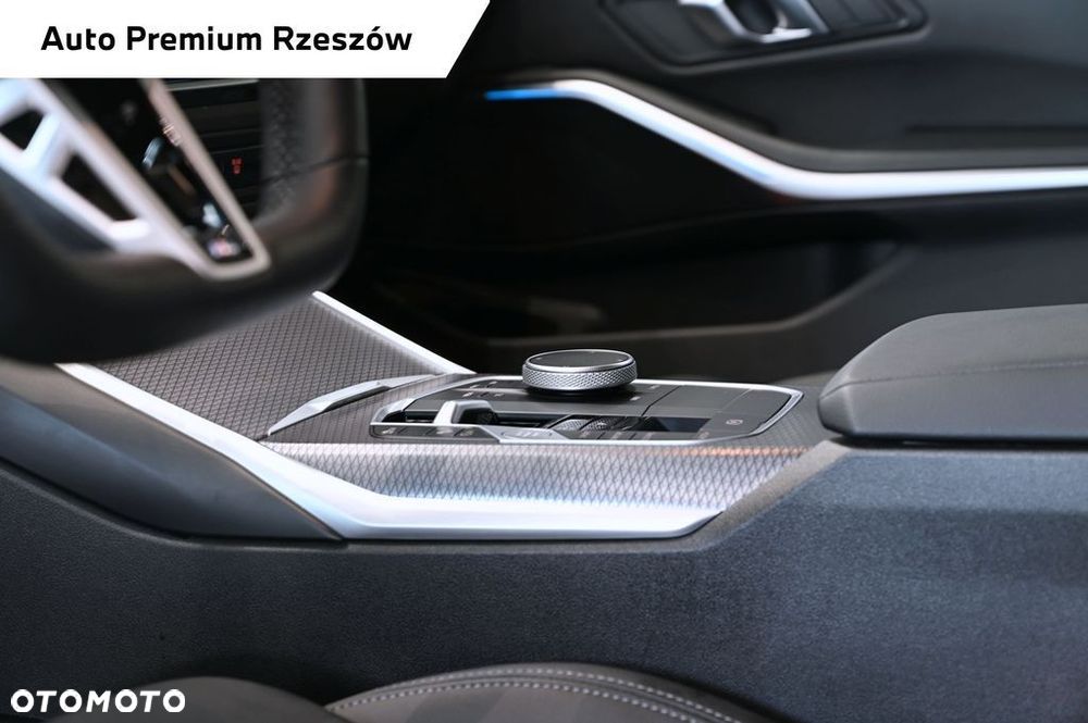 BMW Seria 3 318i - 9