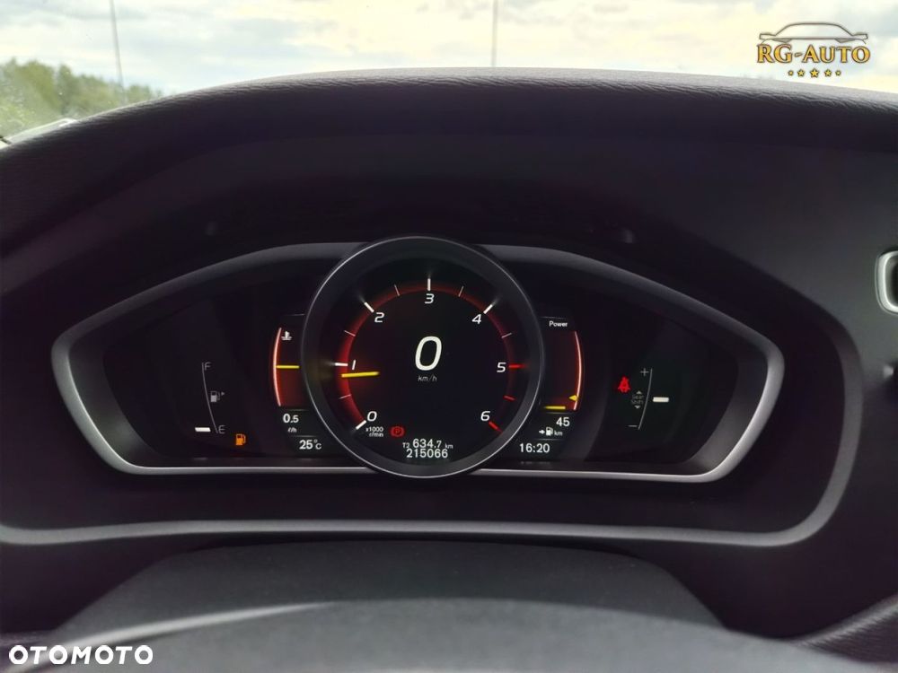 Volvo V40 - 23