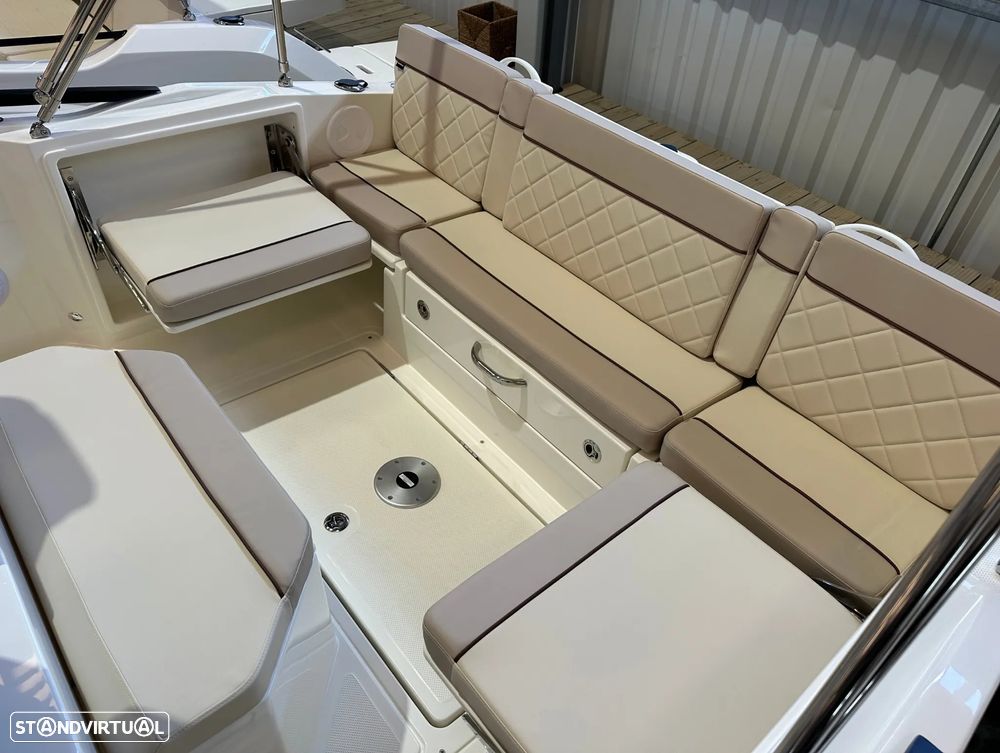 Quicksilver Activ 805 Open - 10