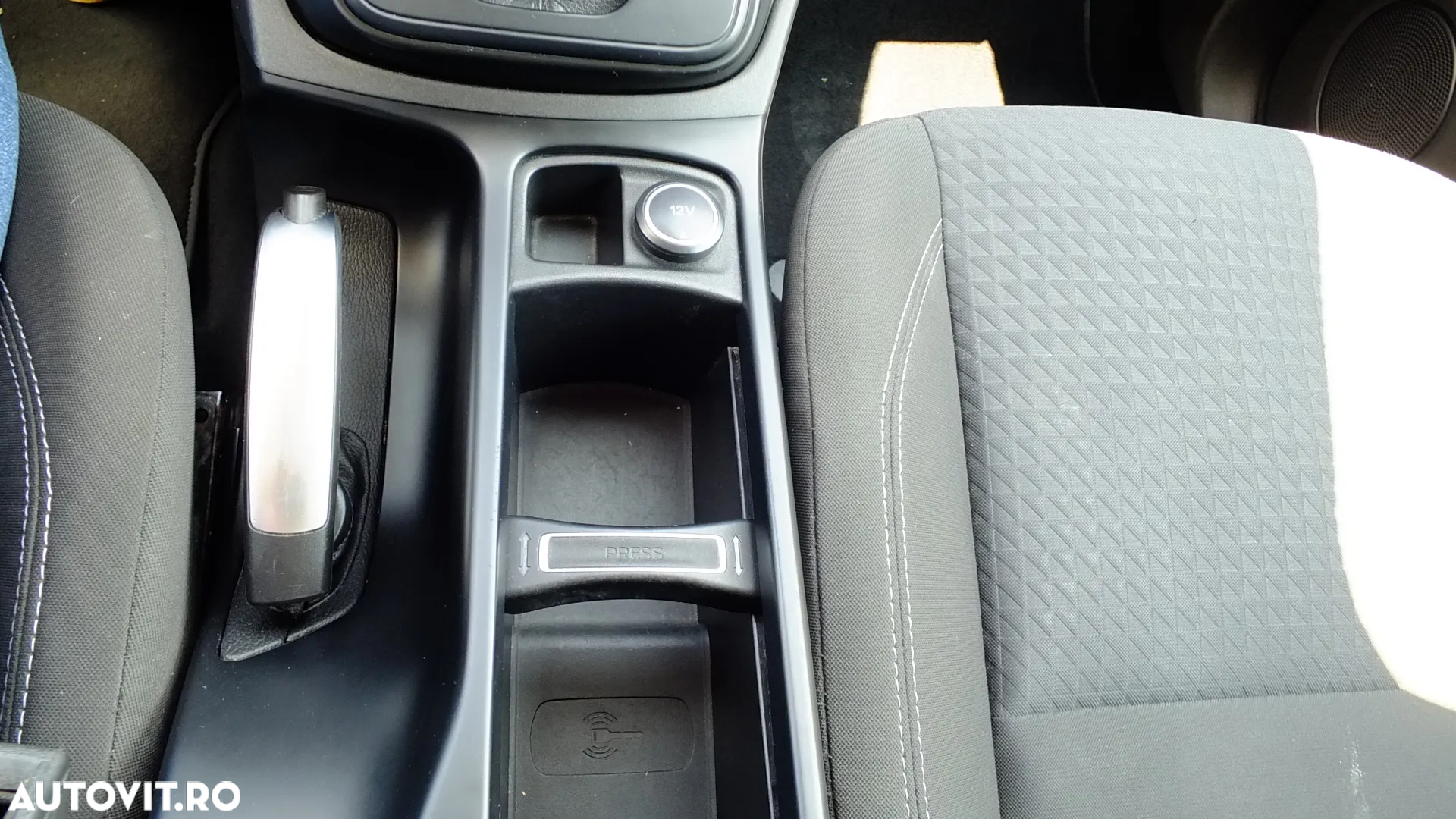 Ford C-Max 1.5 TDCi Start-Stop-System Aut. Business Edition - 28