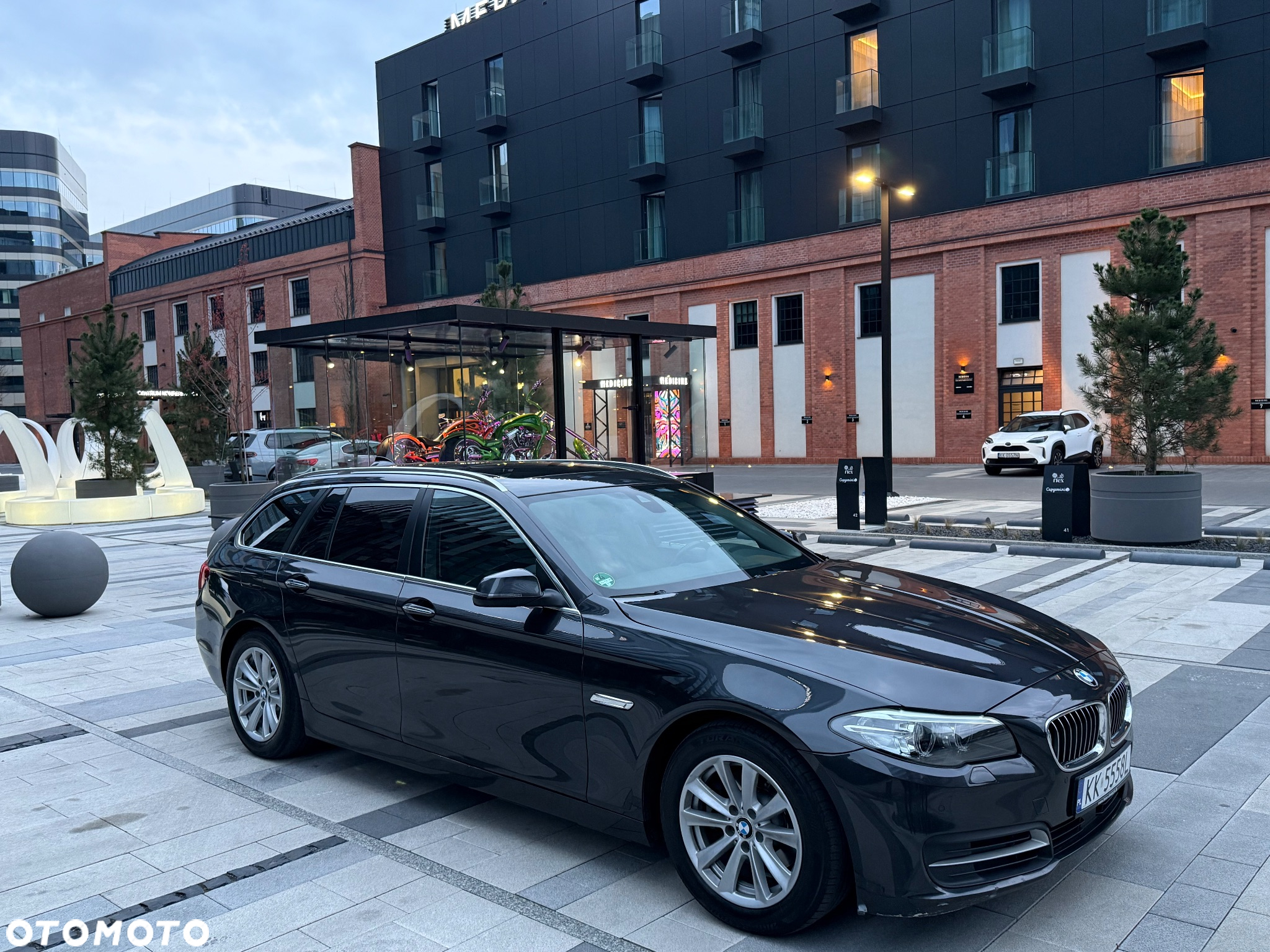 BMW Seria 5 520d Touring Luxury Line - 2