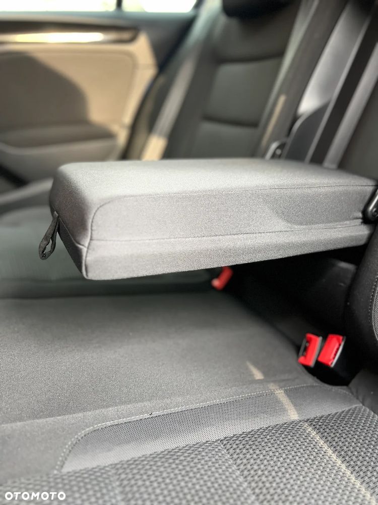 Volkswagen Golf - 28