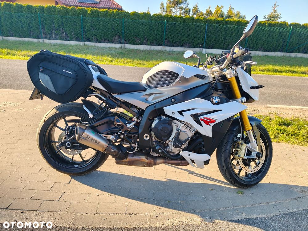 BMW S - 1