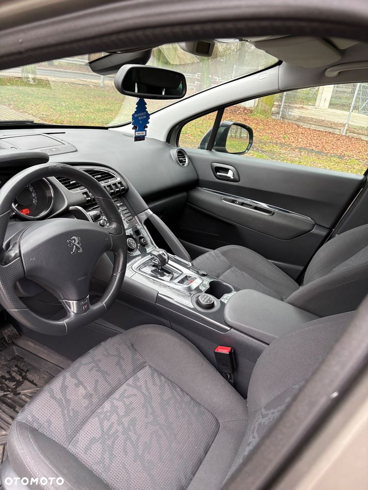 Peugeot 3008 2.0 HDi HYbrid4 - 10