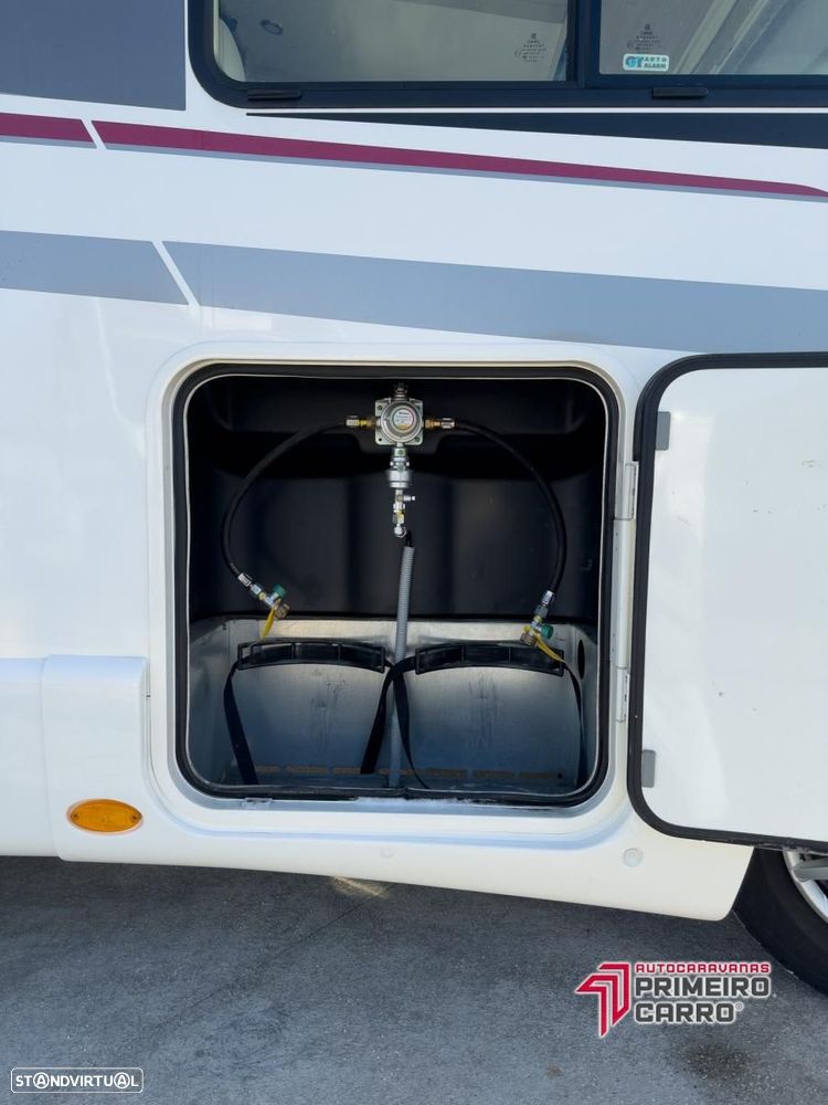 Rapido Serie 8F 880F cama central e basculante - 36