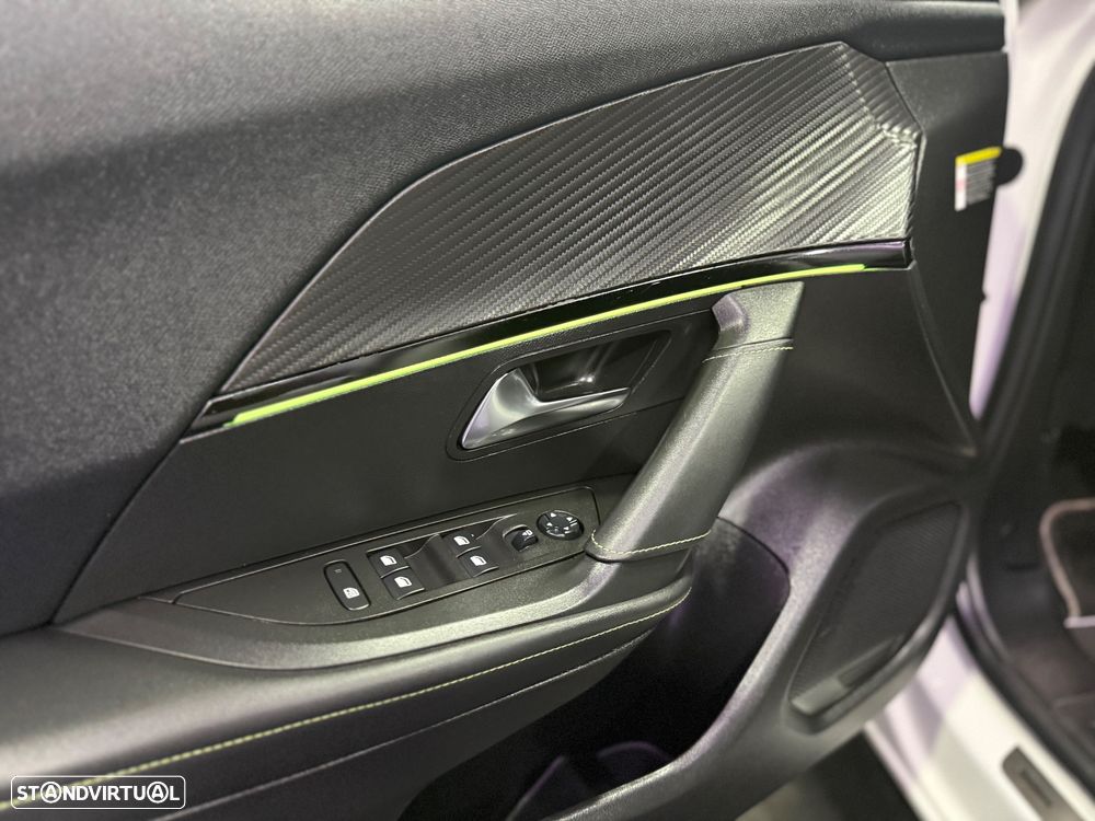 Peugeot 2008 PureTech 155 EAT8 GT Pack - 9