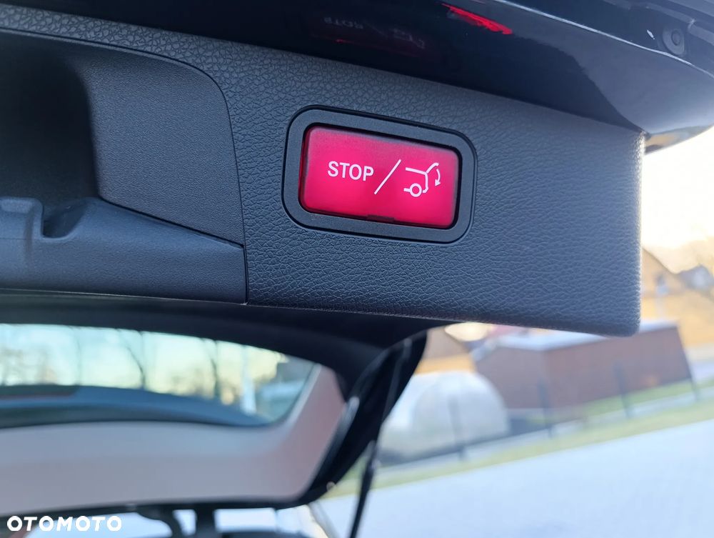 Mercedes-Benz Klasa E 200 9G-TRONIC AMG Line - 39