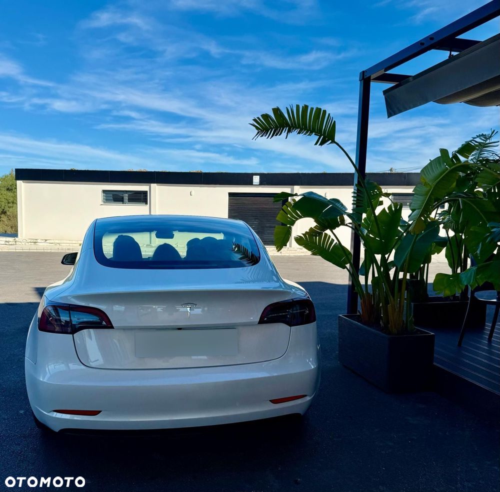 Tesla Model 3 - 11