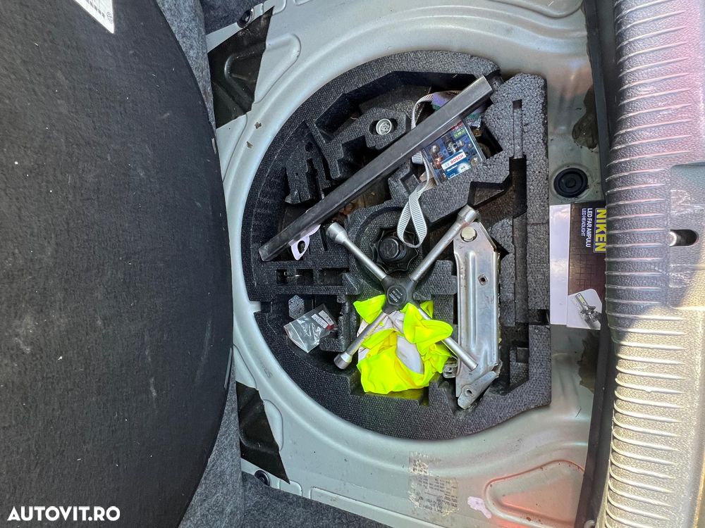 Volkswagen Golf 2.0 DPF GTD DSG - 7