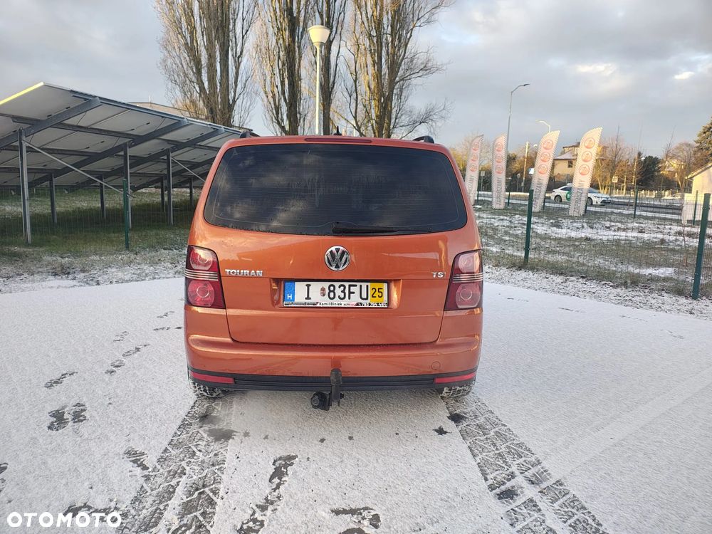 Volkswagen Touran 1.4 TSI DSG Trendline - 29