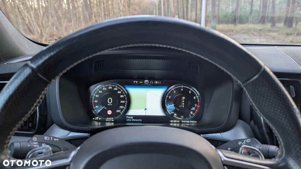 Volvo XC 60 T6 AWD Geartronic RDesign - 10