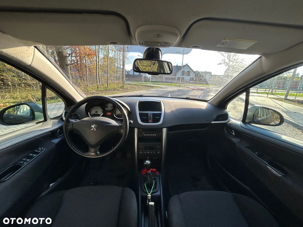 Peugeot 207 - 6