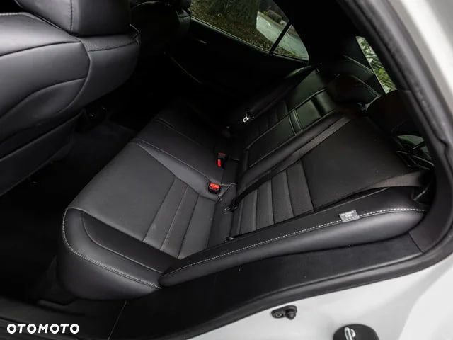 Lexus IS 200t / 300 F Sport - 15
