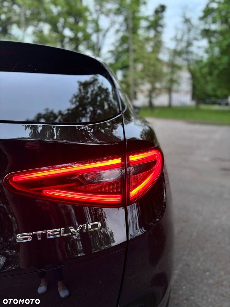 Alfa Romeo Stelvio 2.0 Turbo Q4 - 24