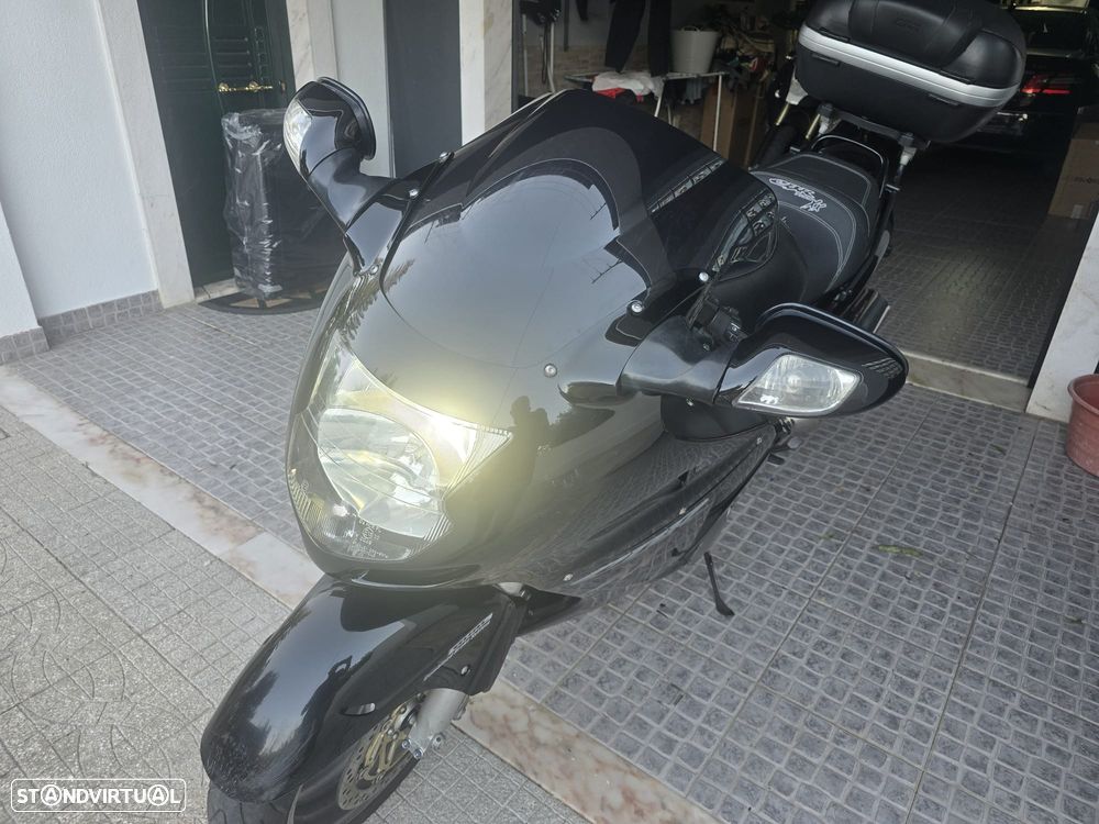 Honda CBR 1100 XX - 1