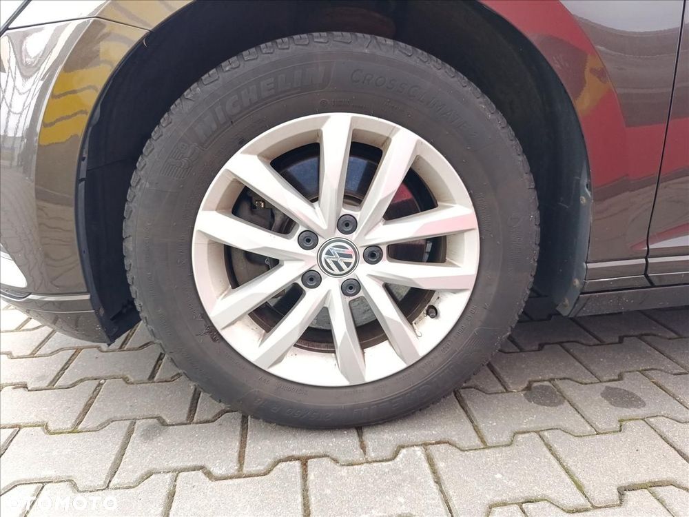 Volkswagen Passat - 18
