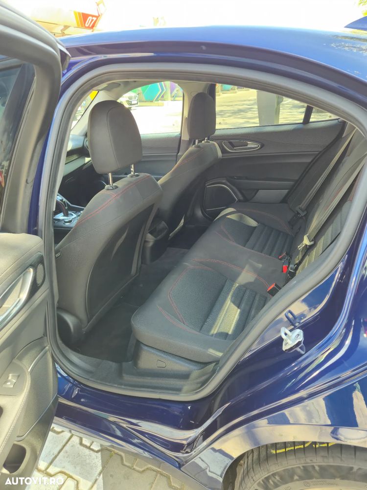 Alfa Romeo Giulia 2.0 Turbo RWD AT8 Super - 9