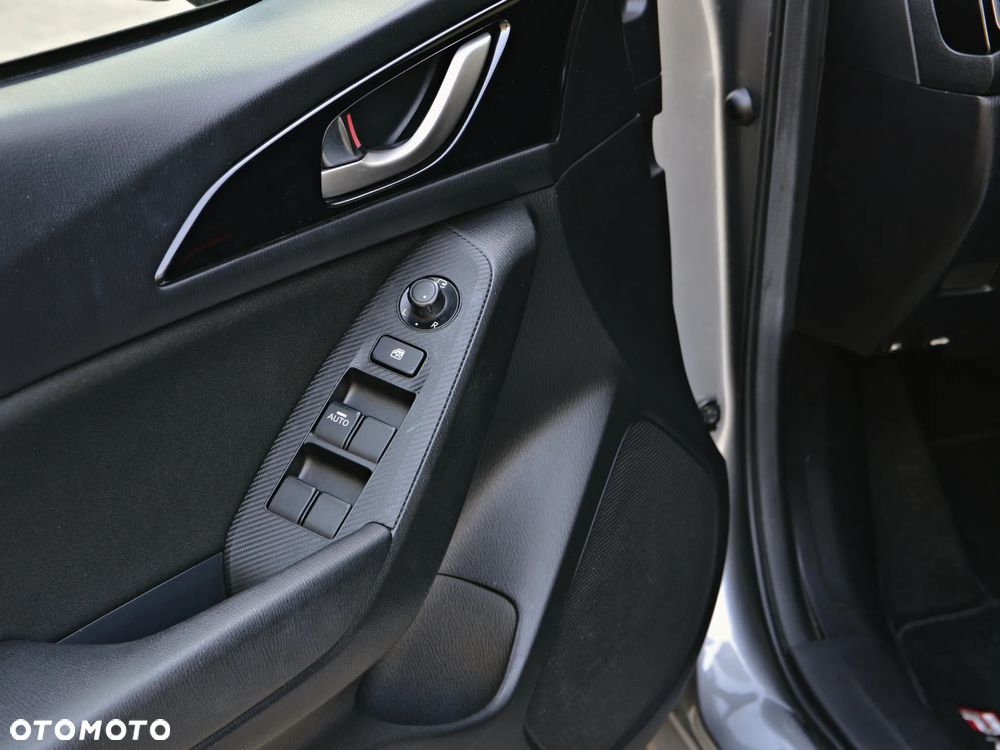 Mazda 3 2.0 Skyenergy EU6 - 9