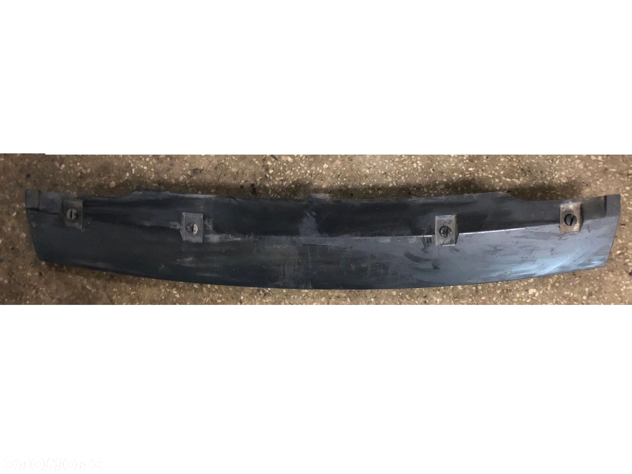 Listwa zderzaka przedniego AH22-17K950 Land Rover Discovery 4 IV - 1