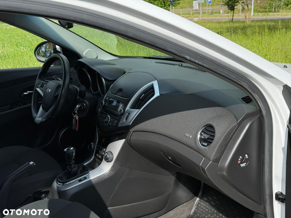 Chevrolet Cruze 1.6 LT - 15