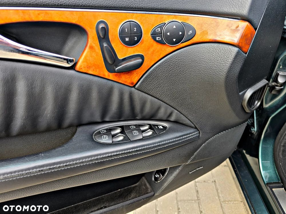 Mercedes-Benz Klasa E 500 4Matic Automatik Avantgarde - 25