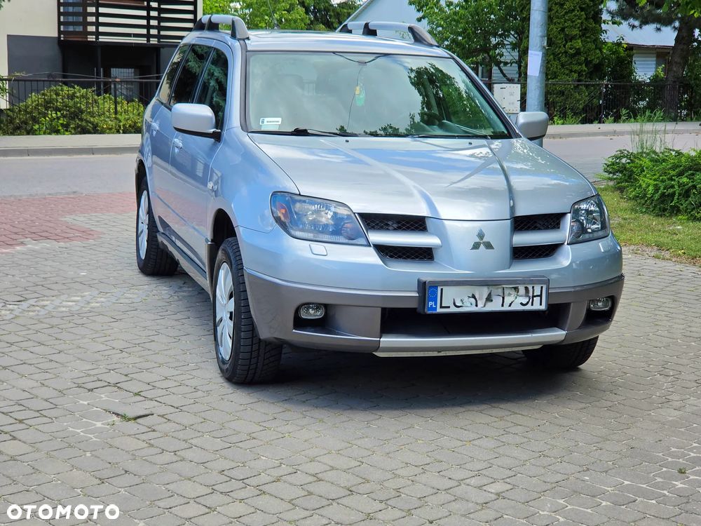 Mitsubishi Outlander 2.4 4WD Intense - 19