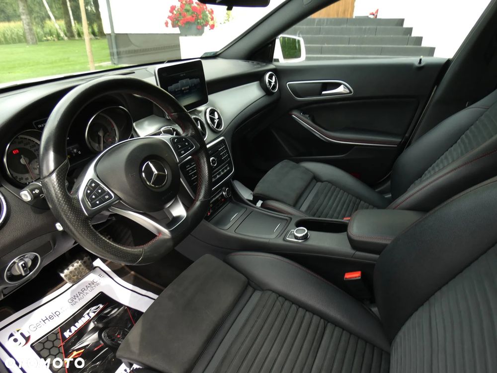 Mercedes-Benz CLA 200 7G-DCT AMG Line - 13