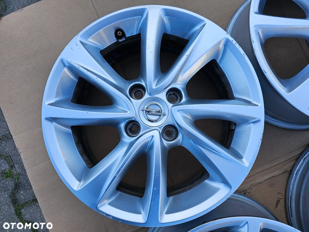 Opel OE Corsa F / 6,5Jx16 IS38 4x108 - 12