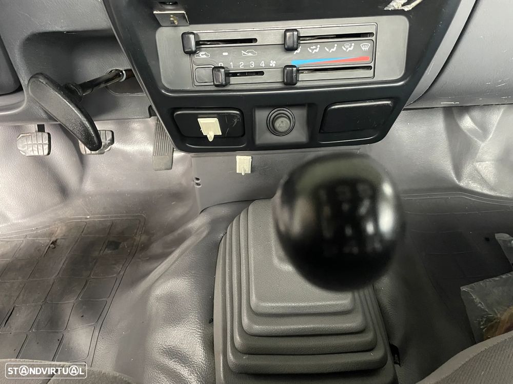 Nissan PICK UP D22 2.5 TURBO - 16