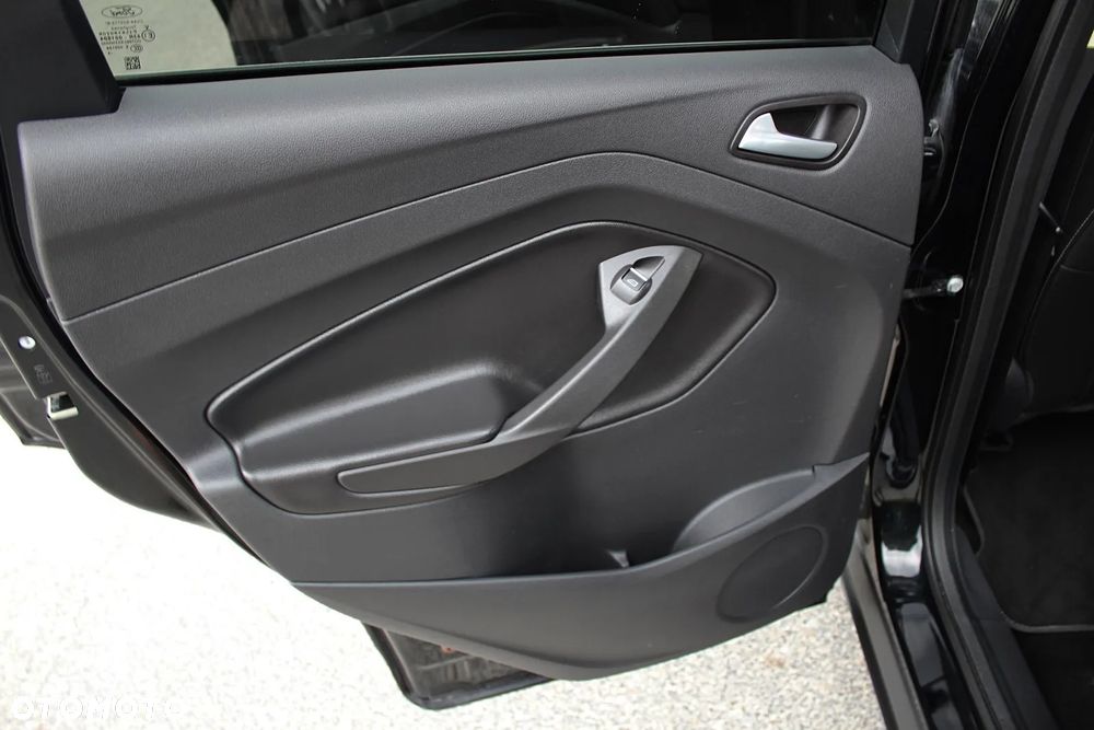 Ford Kuga 2.0 TDCi 4x4 Titanium - 23