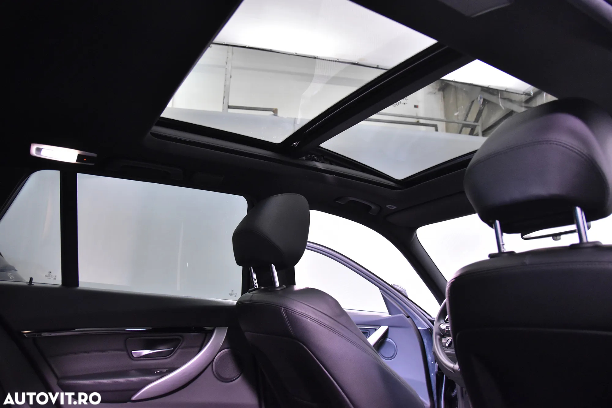 BMW Seria 3 318i Touring Aut. M Sport - 23