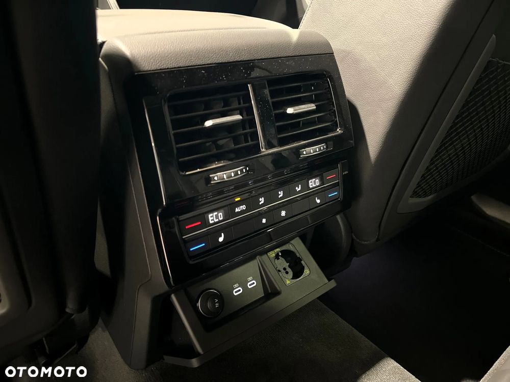 Volkswagen Touareg 3.0 V6 TDI SCR 4Mot Edition 20 - 33