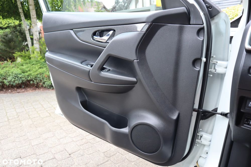 Nissan X-Trail 1.6 DCi N-Connecta - 23