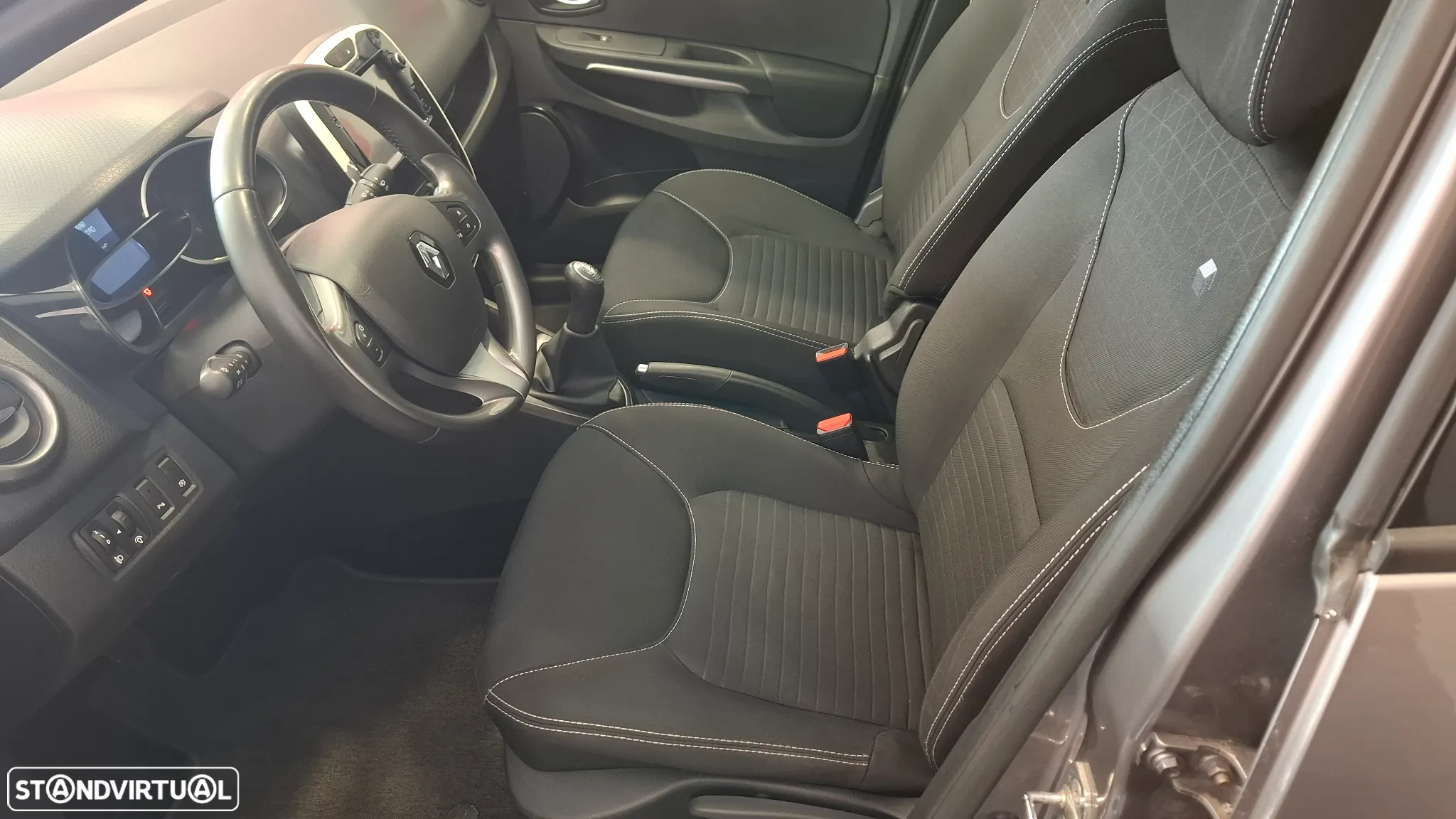 Renault Clio Sport Tourer 0.9 TCE Limited - 17