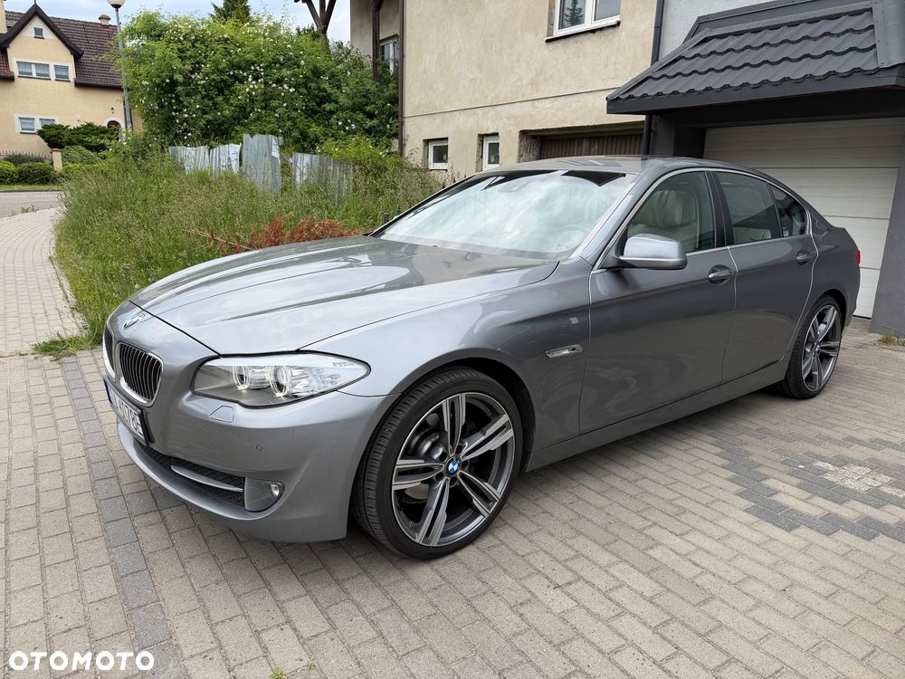 BMW Seria 5 523i - 2