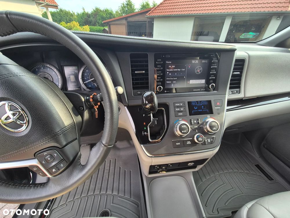 Toyota Sienna 3.5 V6 XLE AWD - 16